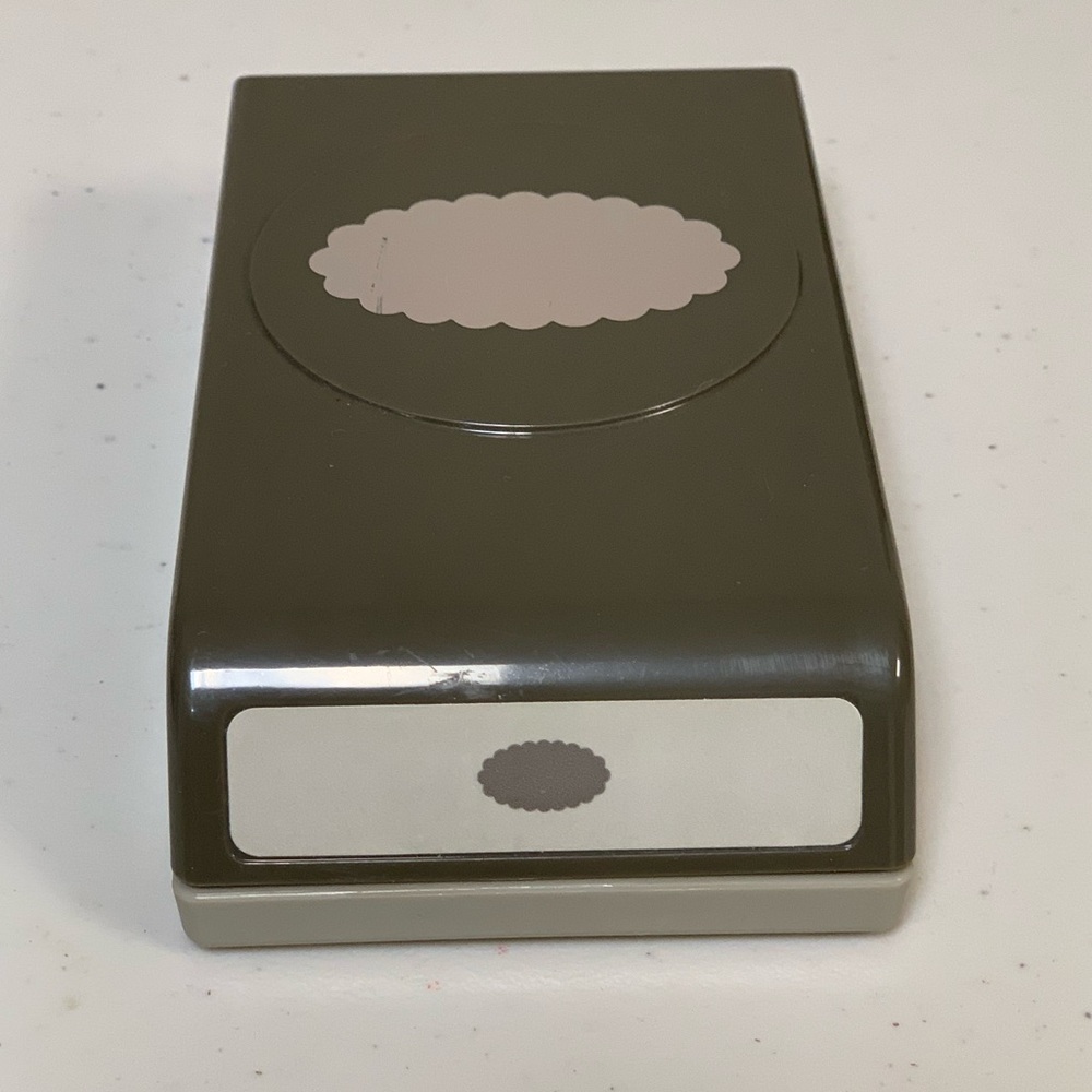 Stampin Up! Scalloped Oval Punch Craft Note Card Cutter Scrapbook Circle Label